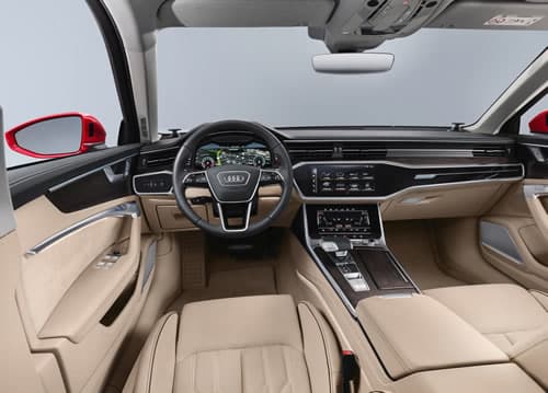 Interior y tablero de instrumentos del Audi A6.