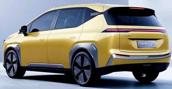 Vista lateral y trasera del GAC Aion Y.