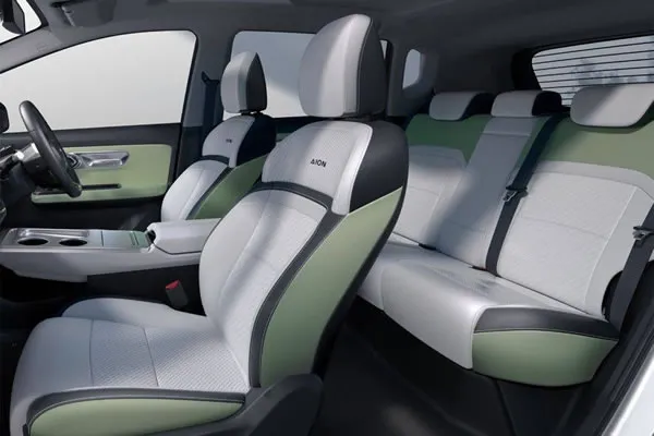 Asientos traseros del GAC Aion Y.