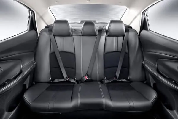 Asientos traseros del Changan Alsvin sed&aacute;n sub-compacto.