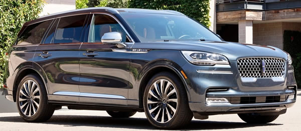 Lincoln Aviator Camioneta SUV Tamaño Mediano.