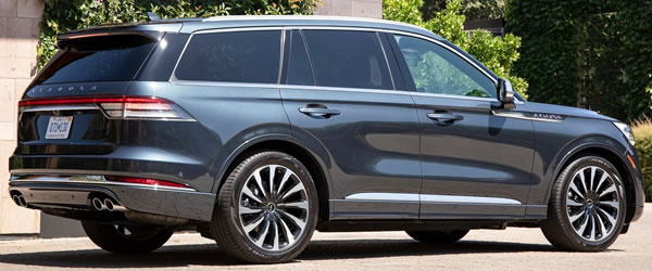 Lincoln Aviator vista trasera.