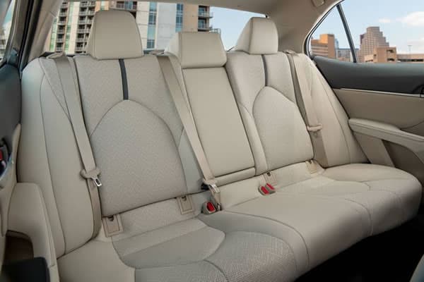 Asientos traseros del Toyota Camry. Asientos traseros del Toyota Camry.