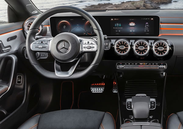 Tablero de instrumentos del Mercedes-Benz CLA Coupé.