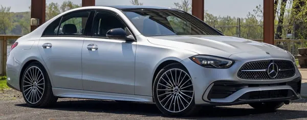 Mercedes-Benz Clase C Sed&aacute;n Auto Tama&ntilde;o Compacto.