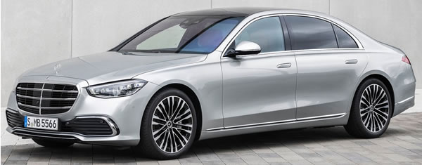 Mercedes-Benz Clase S Auto sedan tamaño grande.