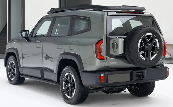 Vista trasera y lateral de la Changan Deepal G318 REEV.