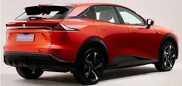 Vista trasera de la Changan Deepal S07.