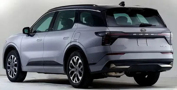 Vista trasera y lateral de la Ford Edge.