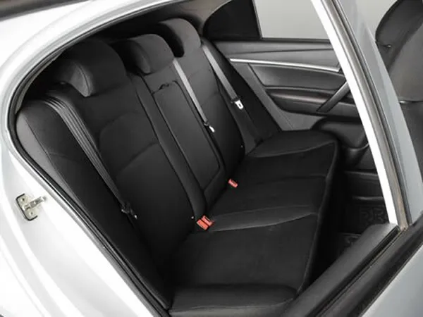 Banca de asientos traseros del Geely EMGRAND.