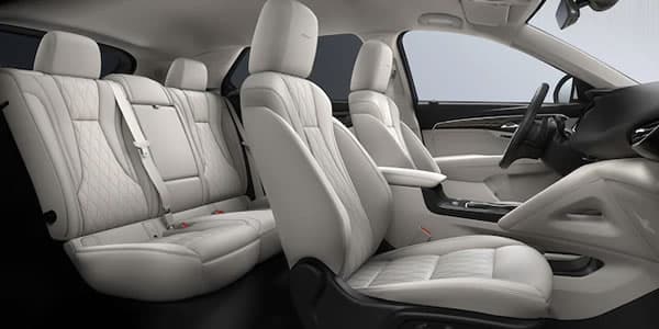 Interior de la Buick Envision y arreglo de asientos.