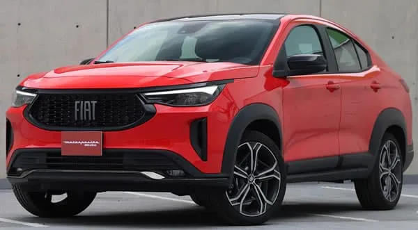 FIAT Fastback Sed&aacute;n Liftback.