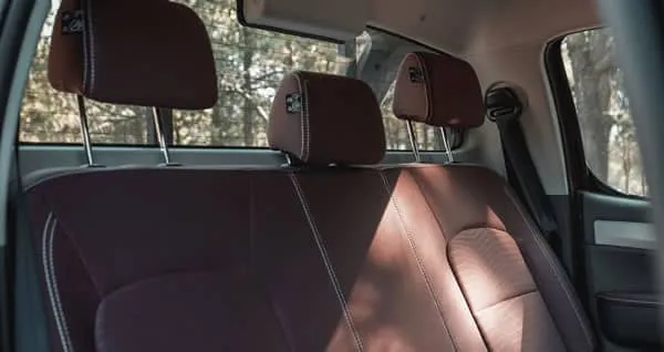 Asientos traseros JAC Frison T6.