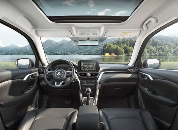 Interior y panel frontal de la Suzuki Grand Vitara.