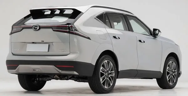 Vista trasera y lateral de la GAC GS4 Max.