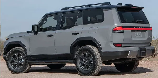 Vista lateral y trasera de la Lexus GX.