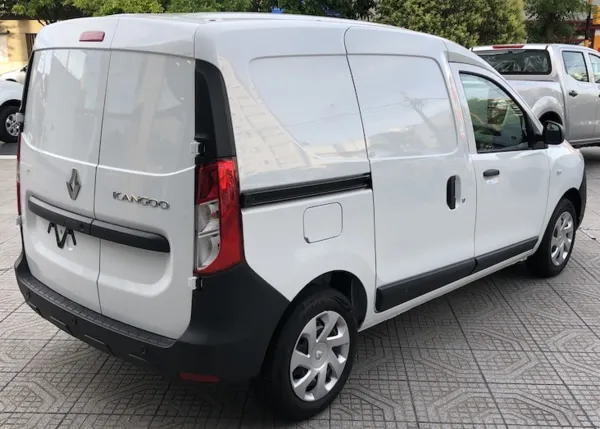 Vista lateral y trasera de la Renault Kangoo Intens.