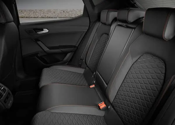 Asientos traseros del SEAT Le&oacute;n.