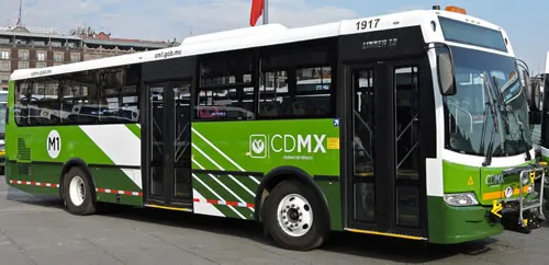 Autob&uacute;s tipo BRT marca DINA Linner 12.