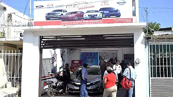 Han proliferado lotes de seminuevos de dudosa procedencia.