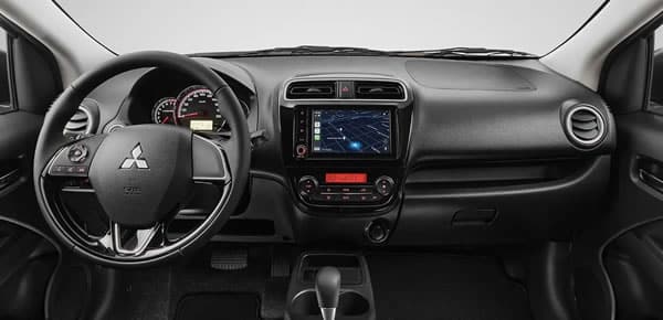 Tablero de instrumentos del Mitsubishi Mirage G4.