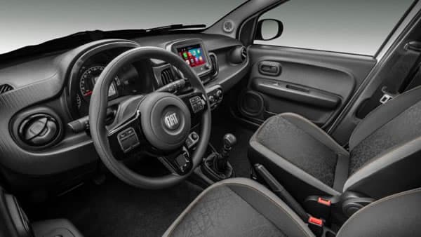 Tablero de instrumentos e interior del FIAT MOBI.