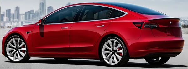 Vista lateral y trasera del Tesla Model 3.