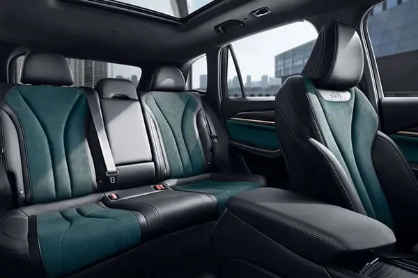 Vista interior y asientos de la Geely Monjaro.