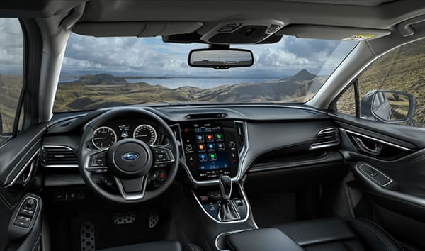 Interior y tablero de instrumentos de la Subaru Outback.