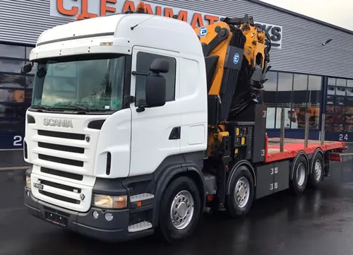 SCANIA P430 con aplicaci&oacute;n de gr&uacute;a.