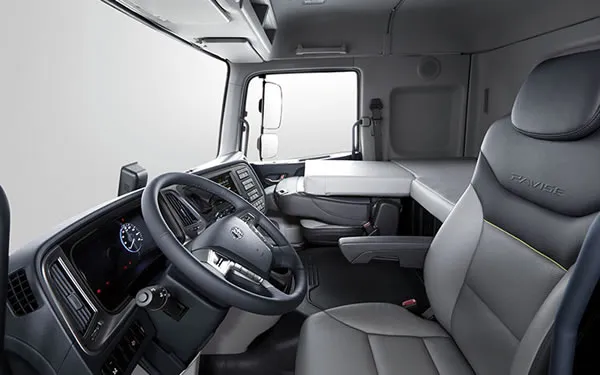 Cabina interior Hyundai Pavise.