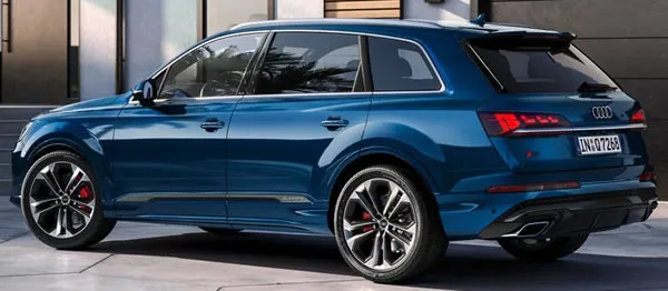 Vista lateral y trasera de la Audi Q7.