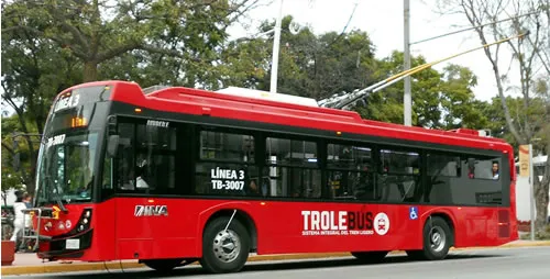Autob&uacute;s tipo troleb&uacute;s para sistema BRT marca DINA Ridder E.