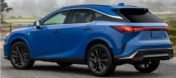 Vista lateral y trasera de la Lexus RX.