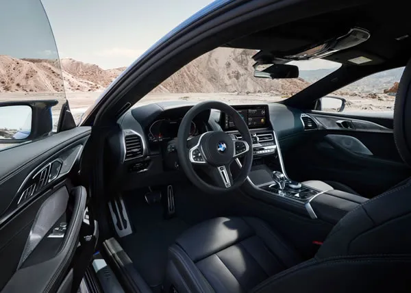 Tablero de instrumentos del BMW Serie 8 Coup&eacute;.