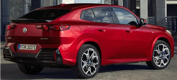 Vista lateral y trasera de la BMW Serie X2.