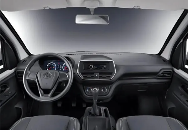 Cabina interior de la Changan Star Truck Plus.