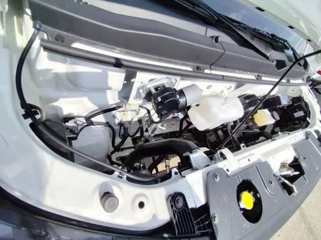 Detalle del cofre del motor de la Changan Star Truck Plus.