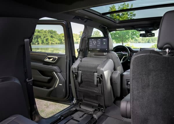 Interior y asientos traseros de la Chevrolet Suburban.