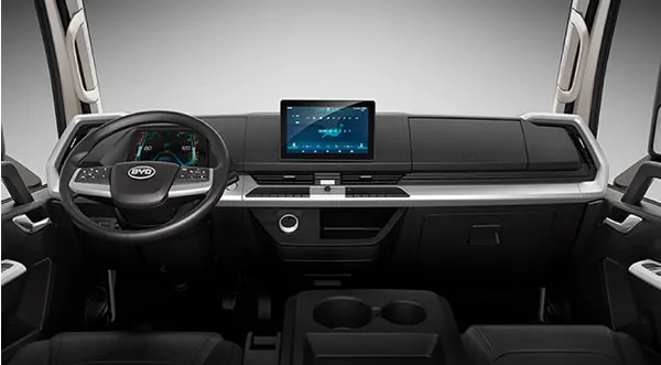 Cabina y panel de instrumentos del BYD T45C01.