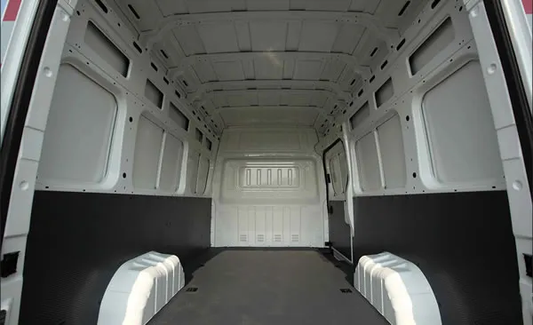 Interior &aacute;rea de carga de la Dongfeng U Van Cargo.