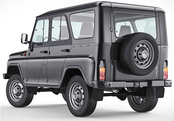 Vista trasera y lateral de la UAZ Hunter.