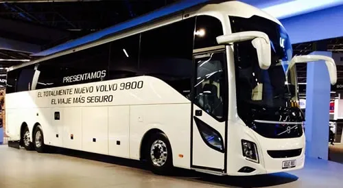 Autob&uacute;s Volvo 9800.