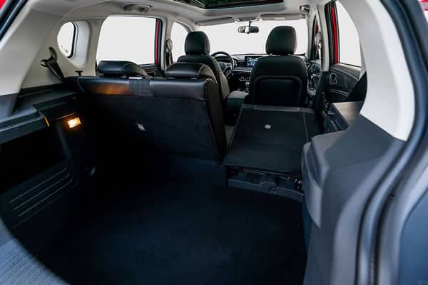 Cajuela trasera interior camioneta BAIC X35.