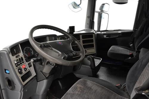 Interior cabina de tracto-camión SCANIA R500.